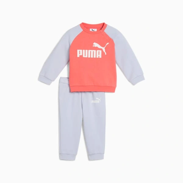 ¡PUMA Minicats Essentials! Conjunto raglán y pantalón para tu pequeño explorador. ¡Comodidad y estilo juntos!